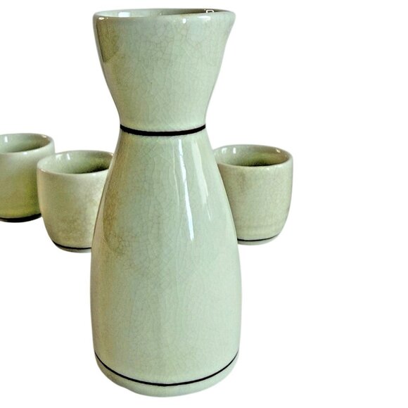 Japan Saki Set Geisha Kutani Porcelain 7pc 2 Tokkuri 5 Ochoko MCM Multicolor - Picture 9 of 16